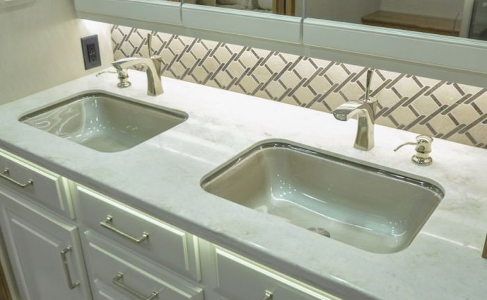 21-5/8 x 15-1/2 Inch Large Rectangular Champagne Decorative Glass Undermount Sink